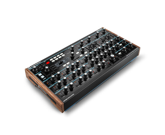 Novation Peak Полифонический настольный синтезатор